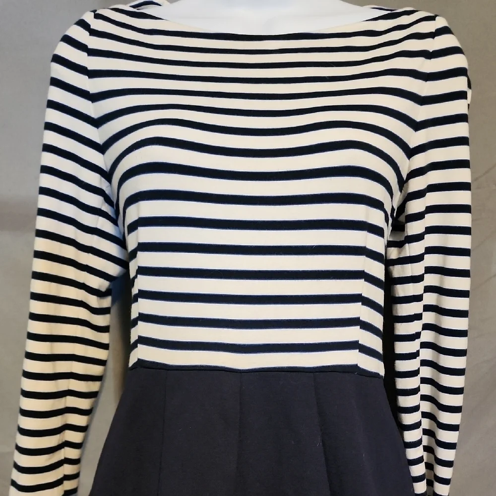 Kate Spade Trendy, Like New Navy and White Striped Dress In Size 8